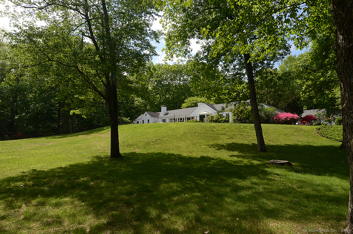27 Rippowam, New Canaan, Connecticut 06840