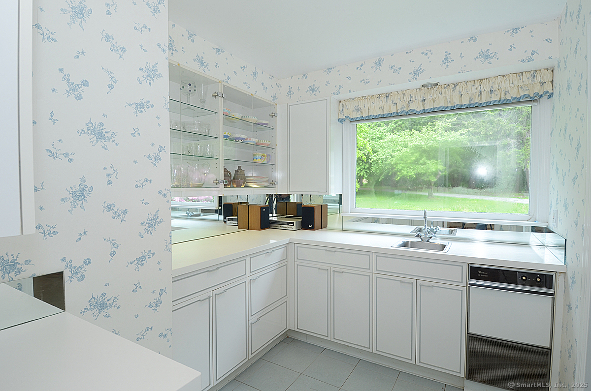 27 Rippowam, New Canaan, Connecticut 06840