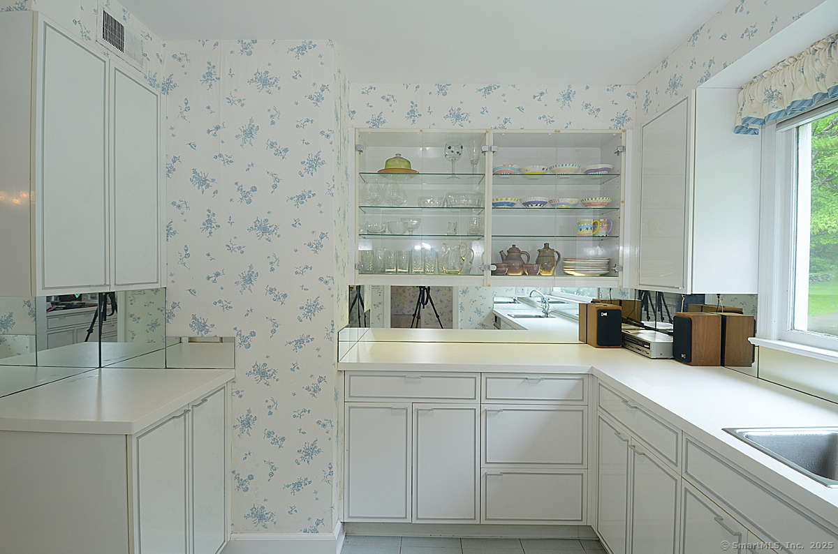 27 Rippowam, New Canaan, Connecticut 06840