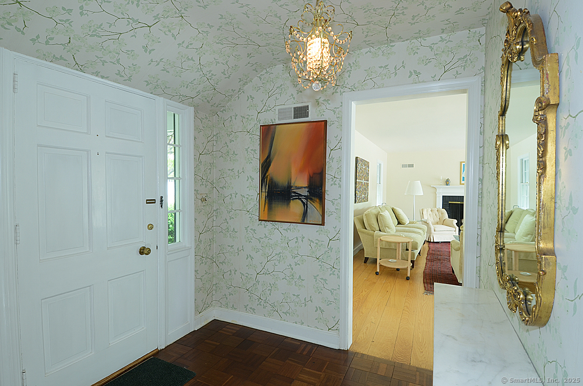 27 Rippowam, New Canaan, Connecticut 06840