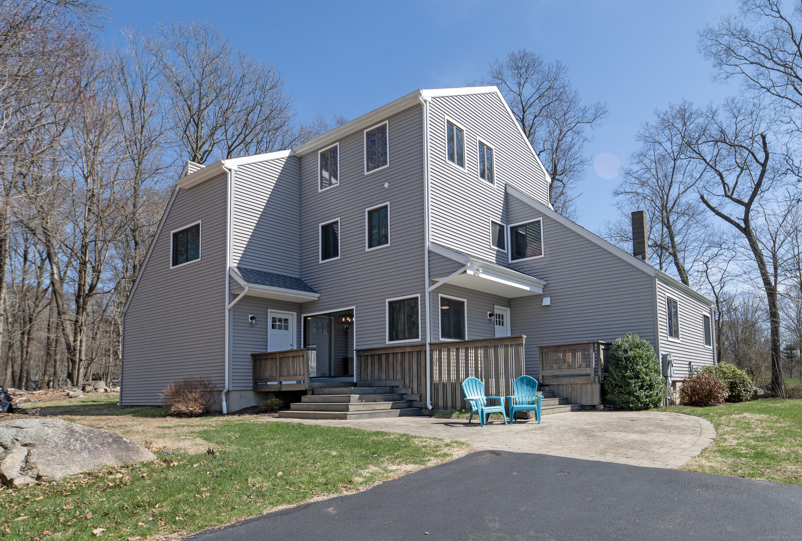 170 Barker Hill, Guilford, Connecticut 06437