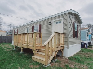 Homes for sale in Branford, CT | 525 E Main St #8, Branford, CT 06405 | MLS# 24088882