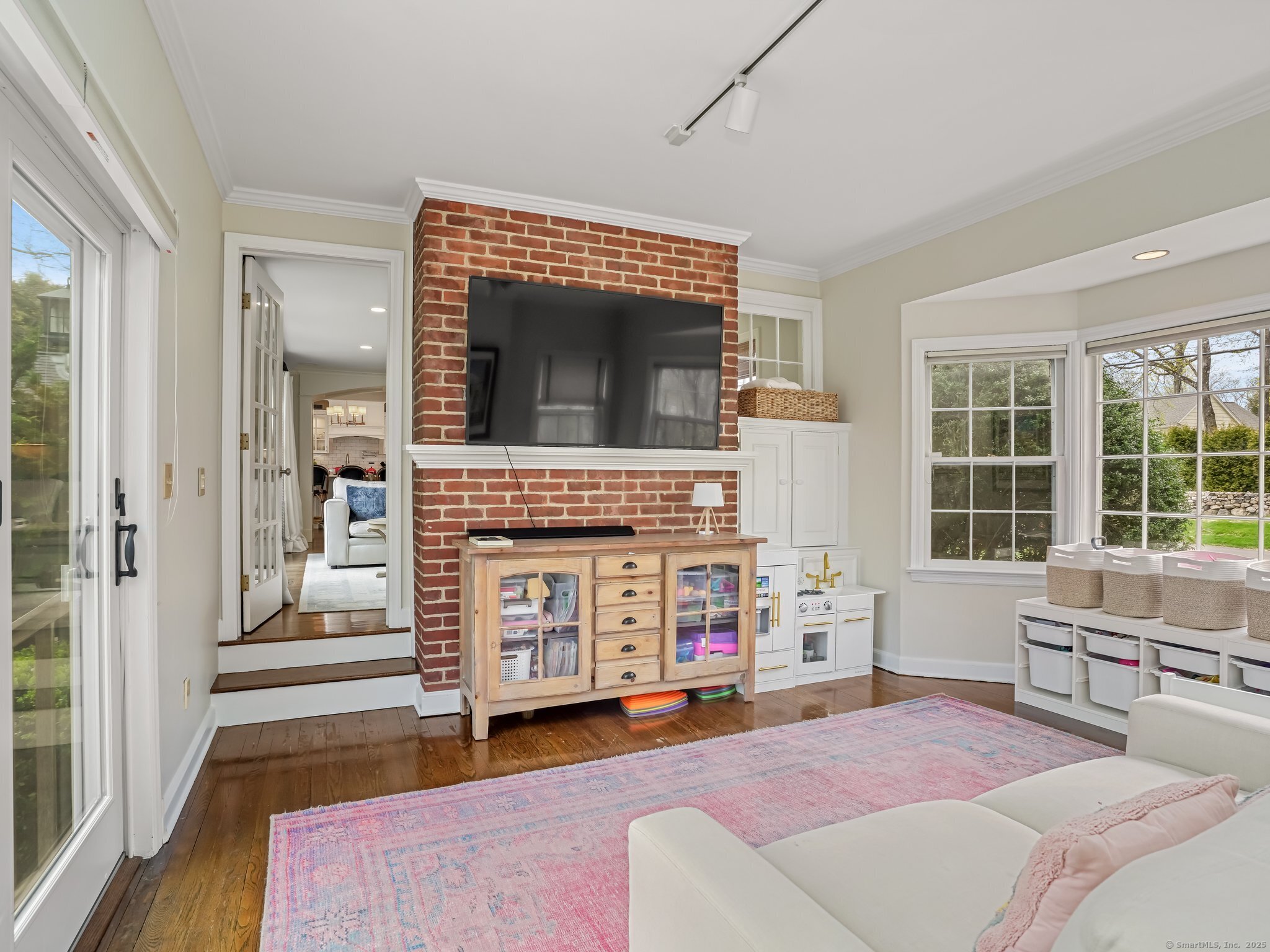 221 Old Kings, Darien, Connecticut 06820