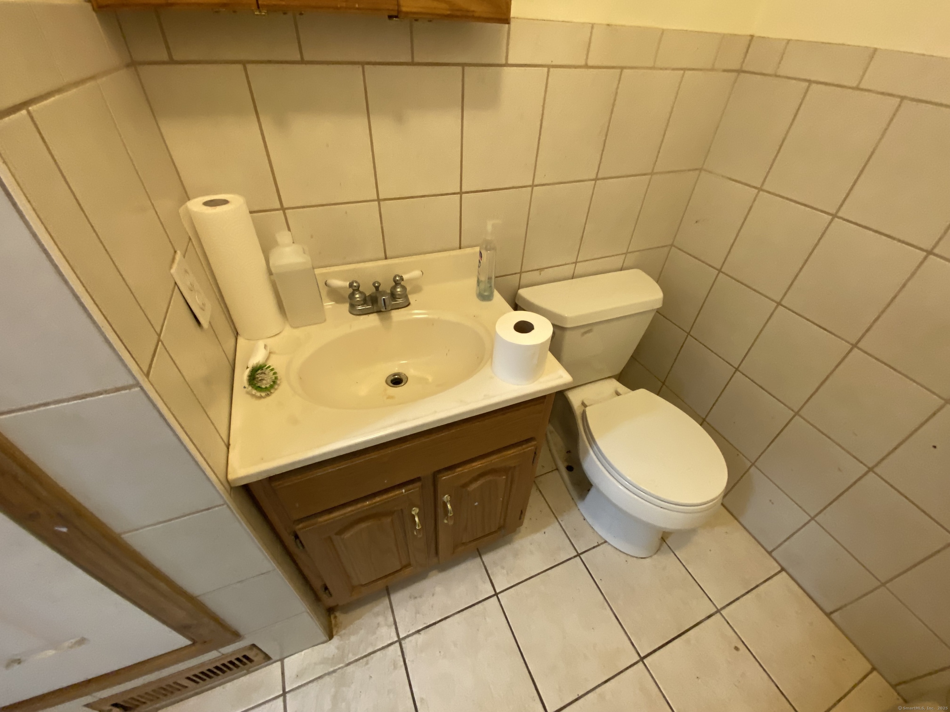 545 Burnsford, Bridgeport, Connecticut 06606