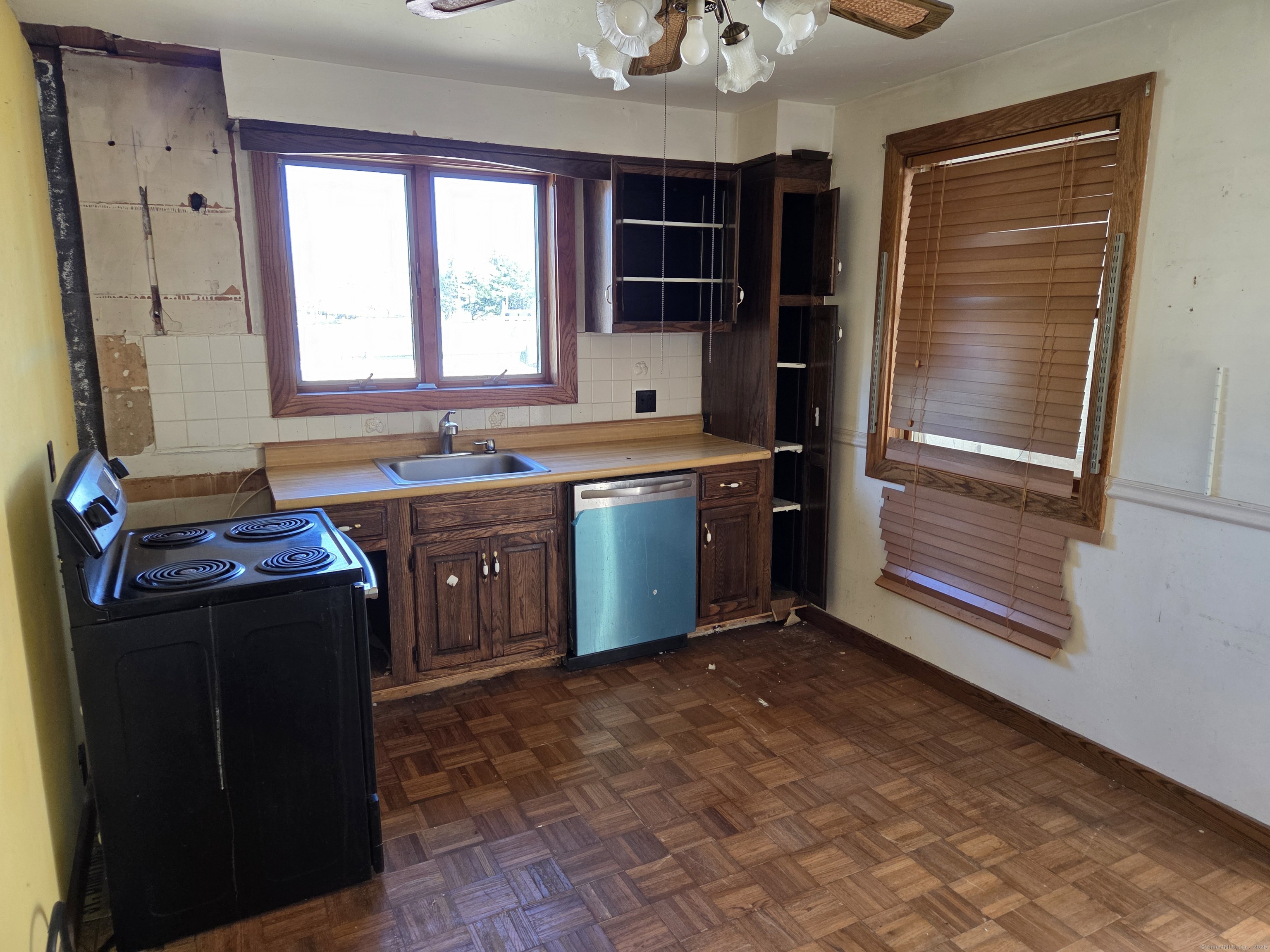 33 Mountainville, Danbury, Connecticut 06810