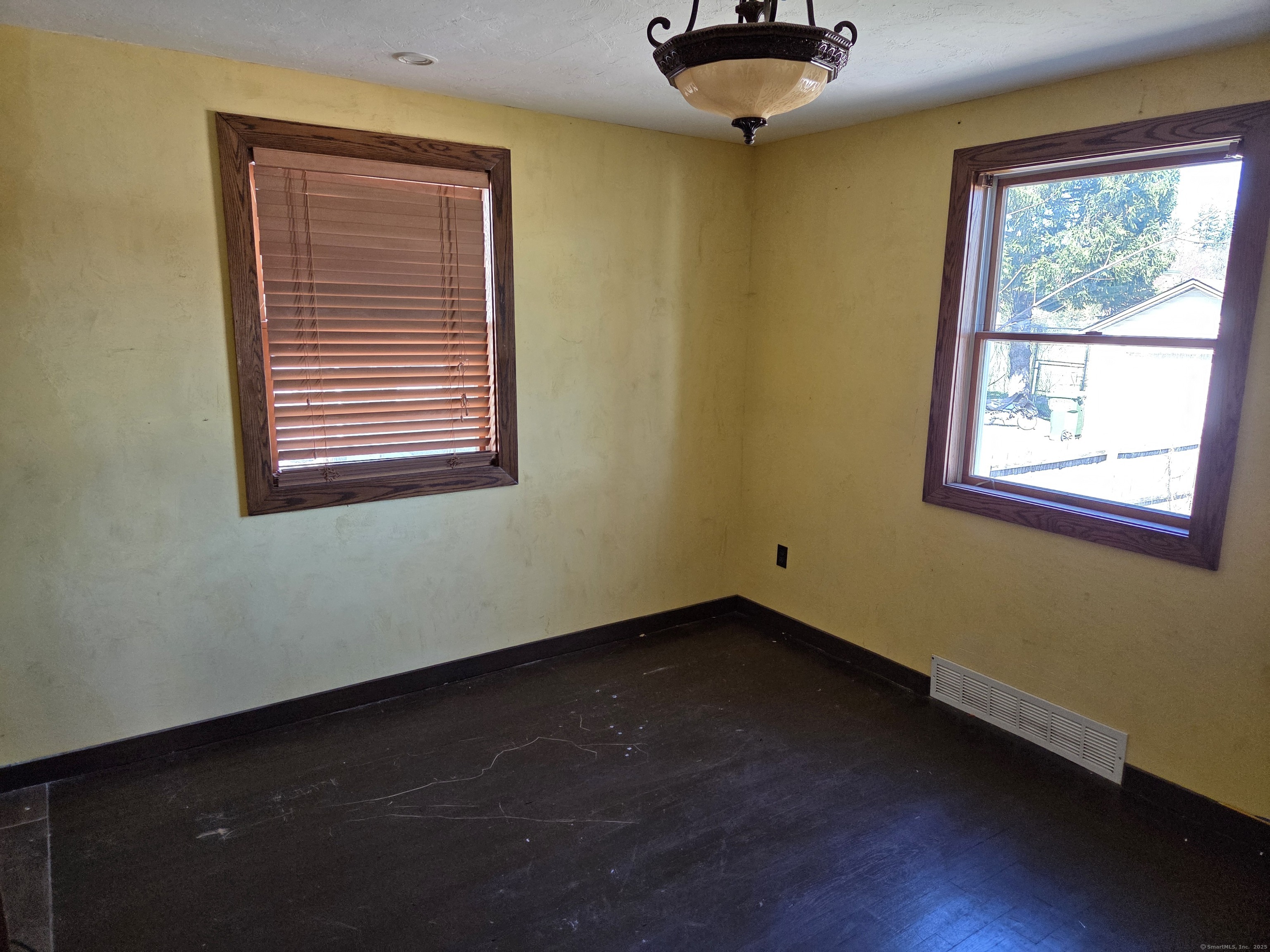33 Mountainville, Danbury, Connecticut 06810
