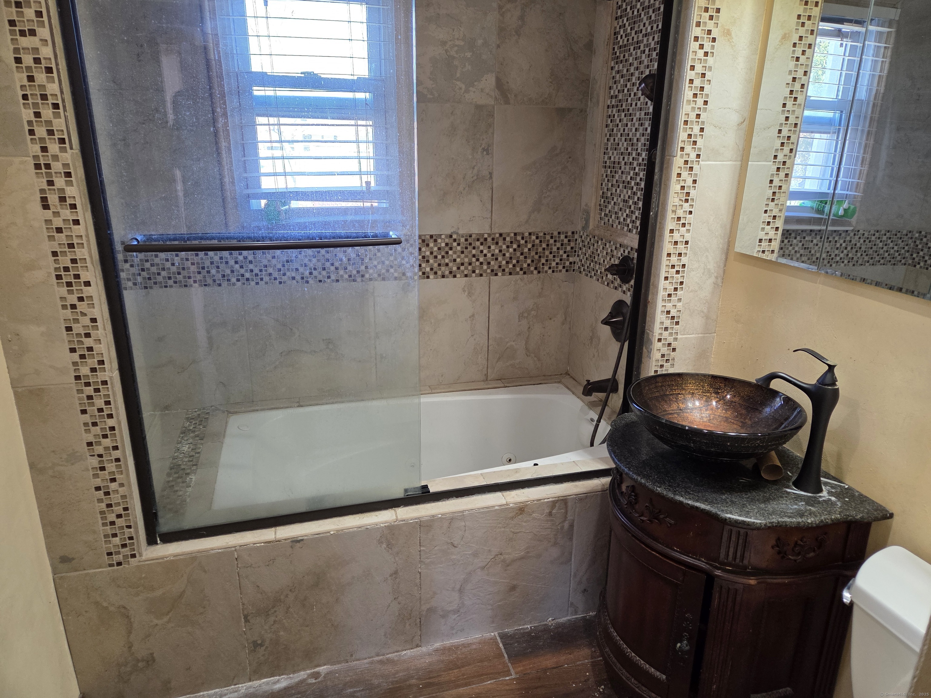 33 Mountainville, Danbury, Connecticut 06810