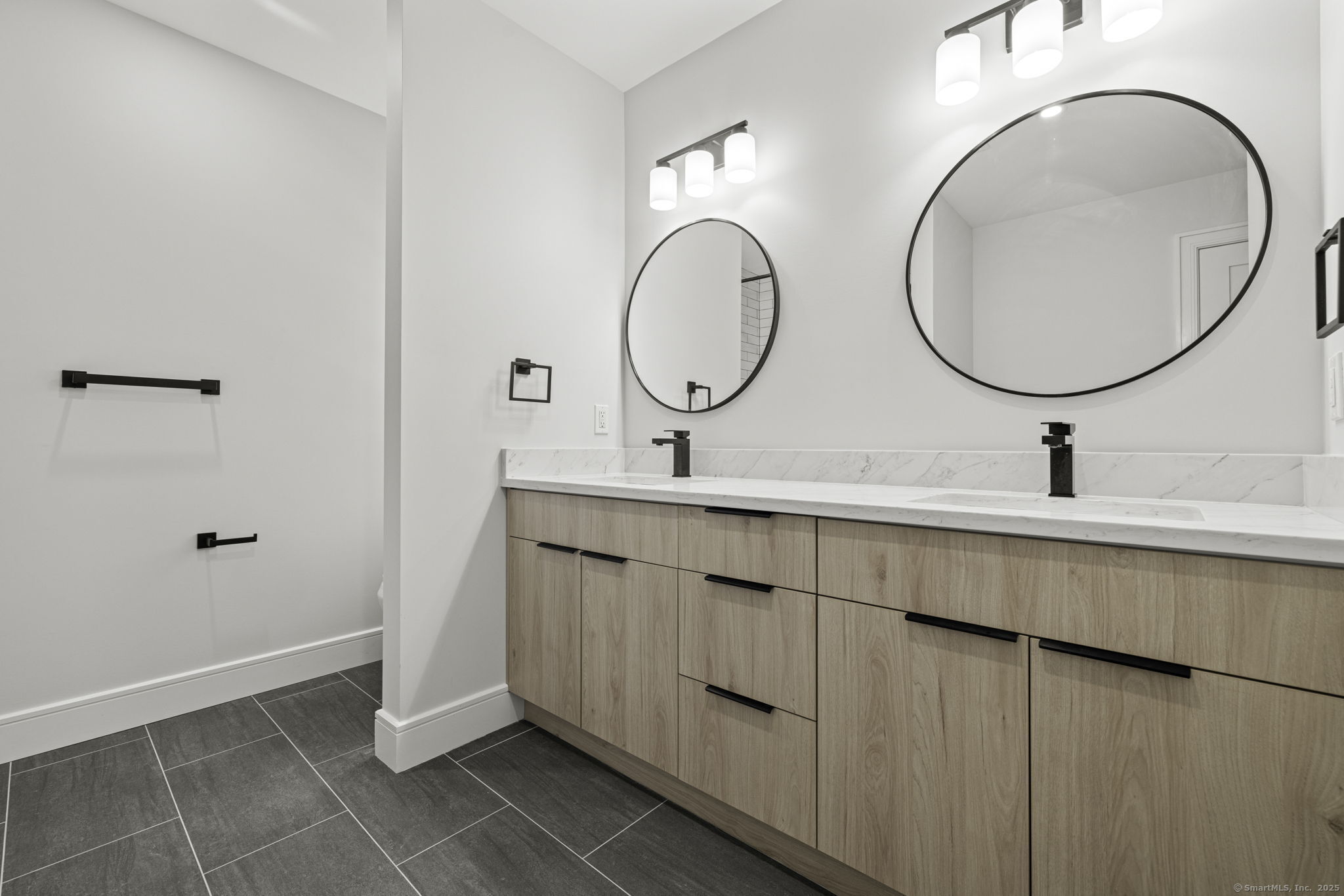 24 Hillandale, Danbury, Connecticut 06811