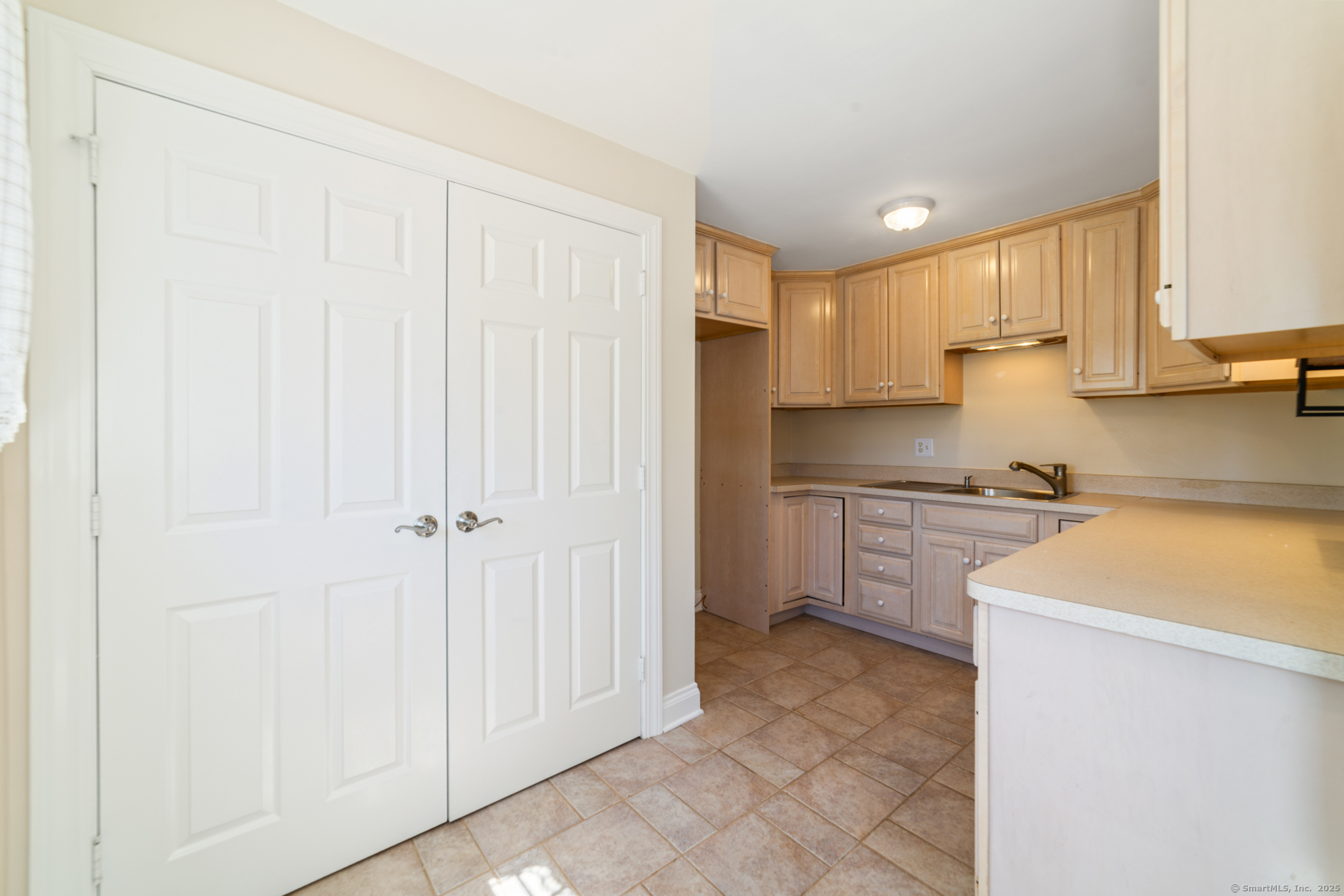 569 Lake Winnemaug, Watertown, Connecticut 06795