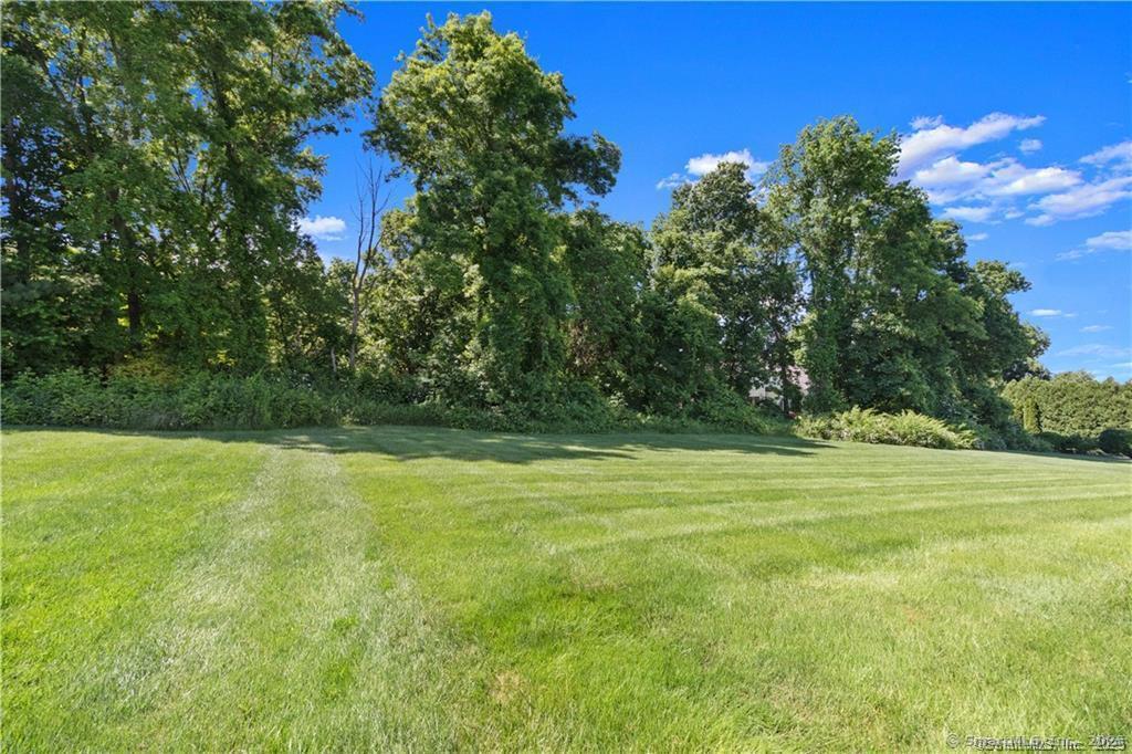 14 Mayflower, Shelton, Connecticut 06484