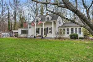 2214 Huntington Turnpike