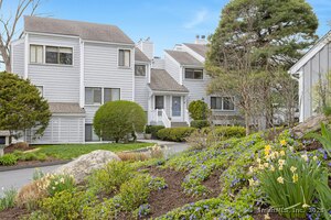 201 Rowayton Woods Drive, Unit 201