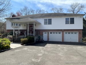 Homes for sale in Naugatuck, CT | 20 Charlene Dr, Naugatuck, CT 06770 | MLS# 24089410