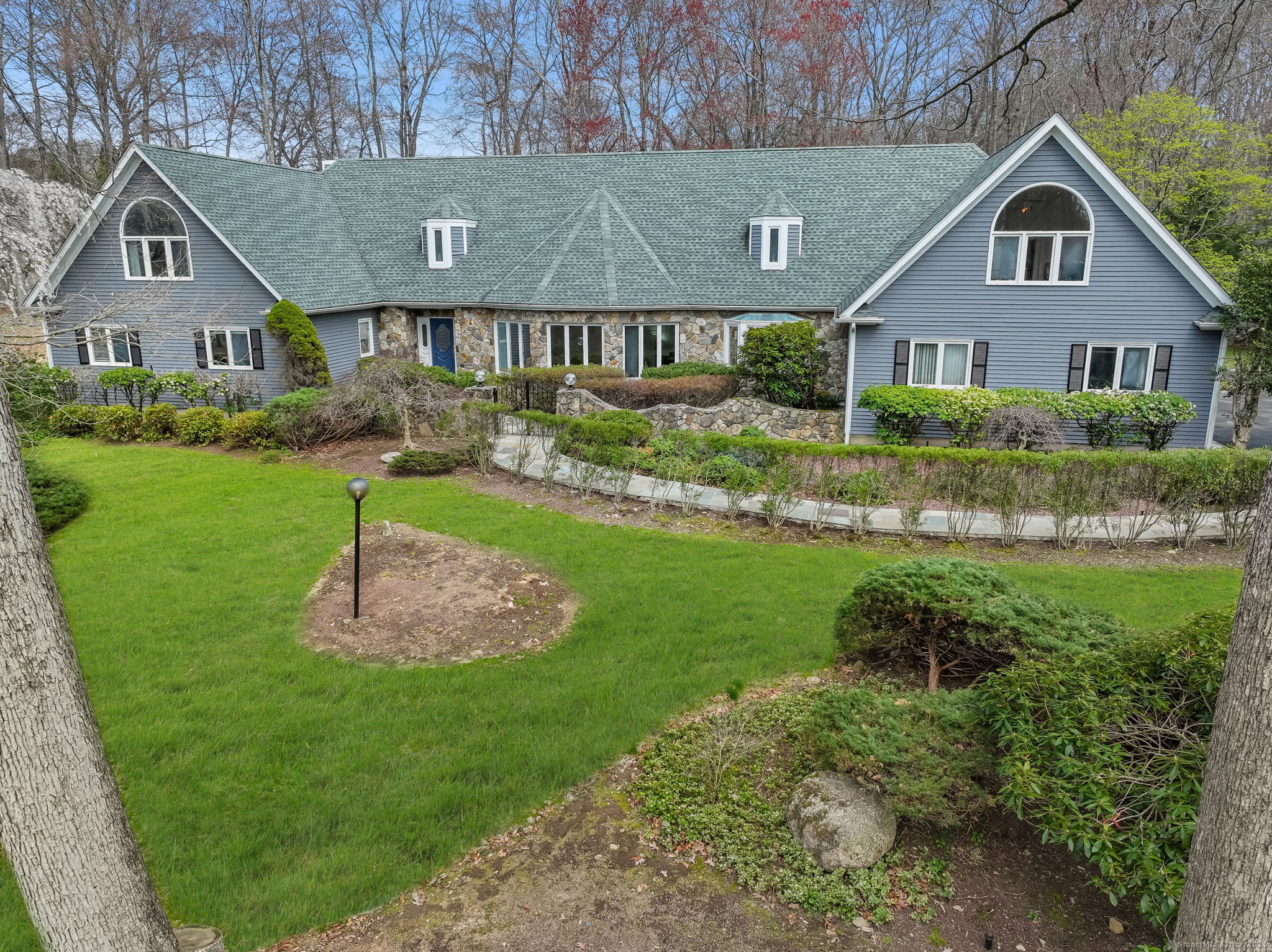 212 Fence Row, Fairfield, Connecticut 06824