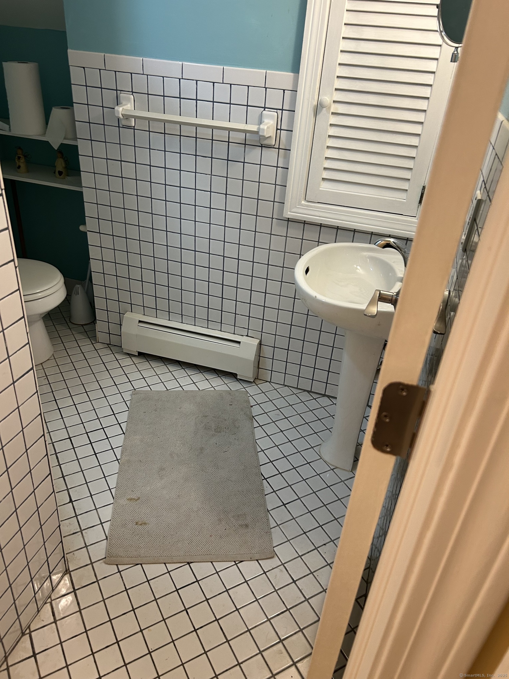70 Oakridge, Waterbury, Connecticut 06706