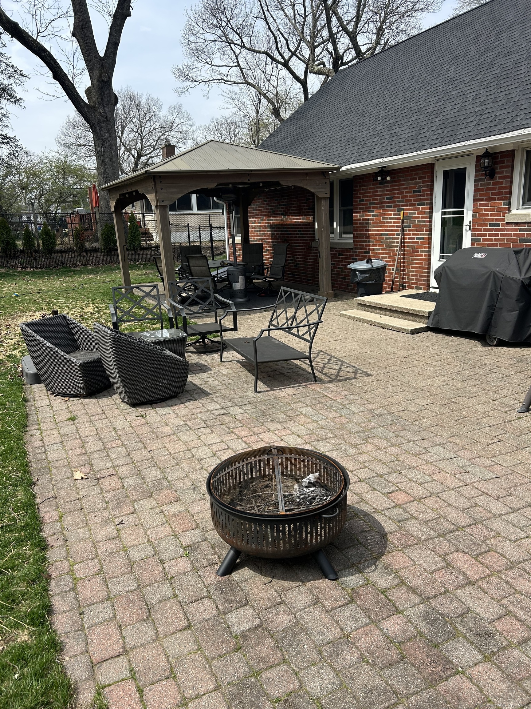 70 Oakridge, Waterbury, Connecticut 06706