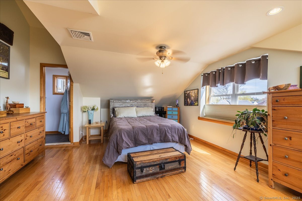 38 Elaine, Milford, Connecticut 06460