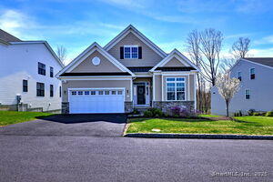 32 Enclave Circle, Unit 32