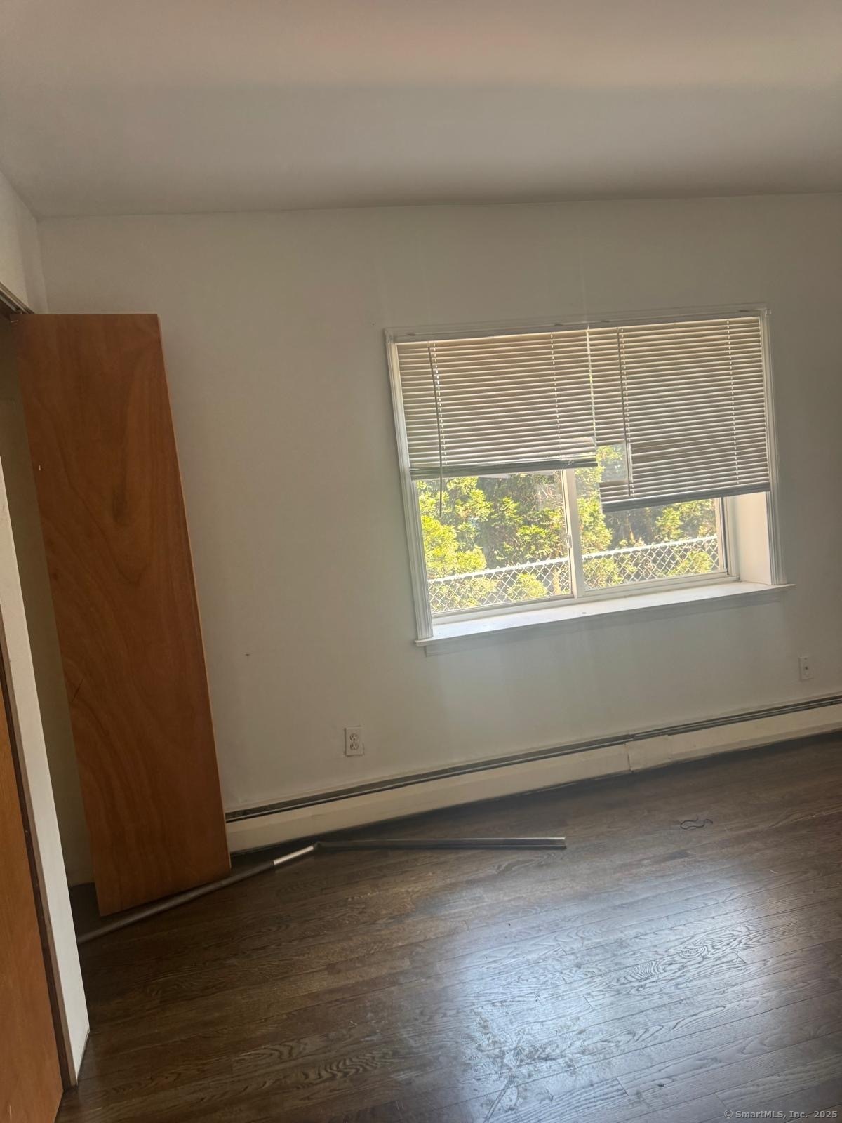 Photo 4 of 404 Charles Street, Bridgeport, CT