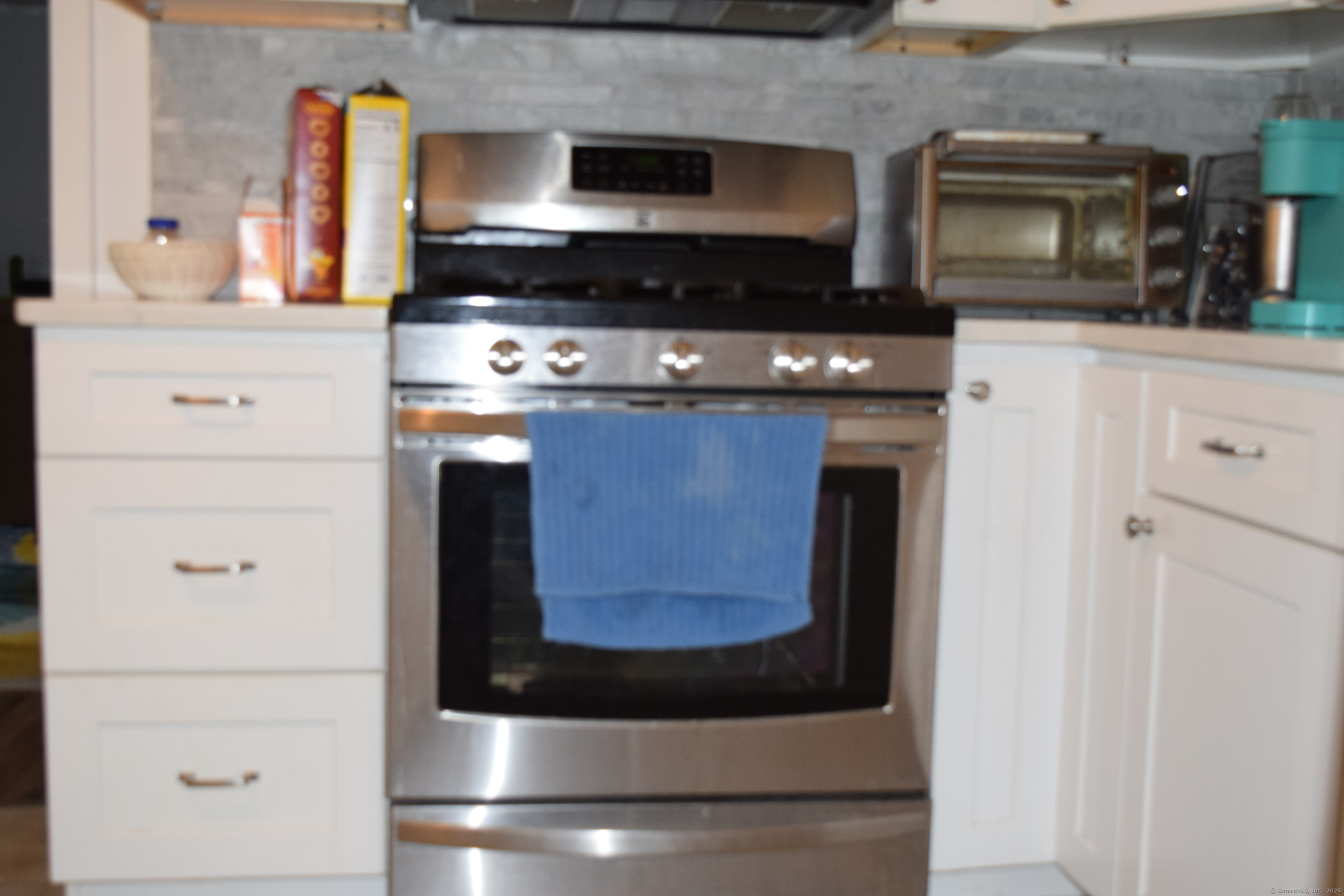 8 Violet Hill, New Milford, Connecticut 06776