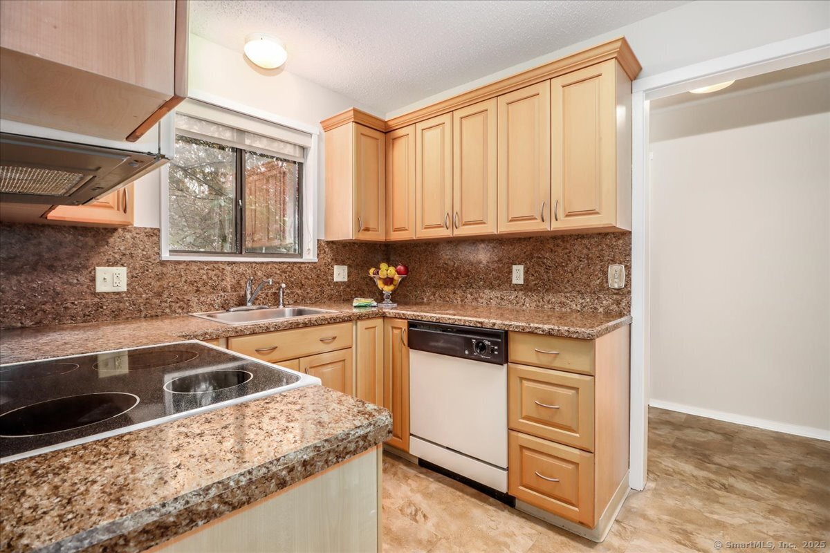 79 Heritage, Southbury, Connecticut 06488