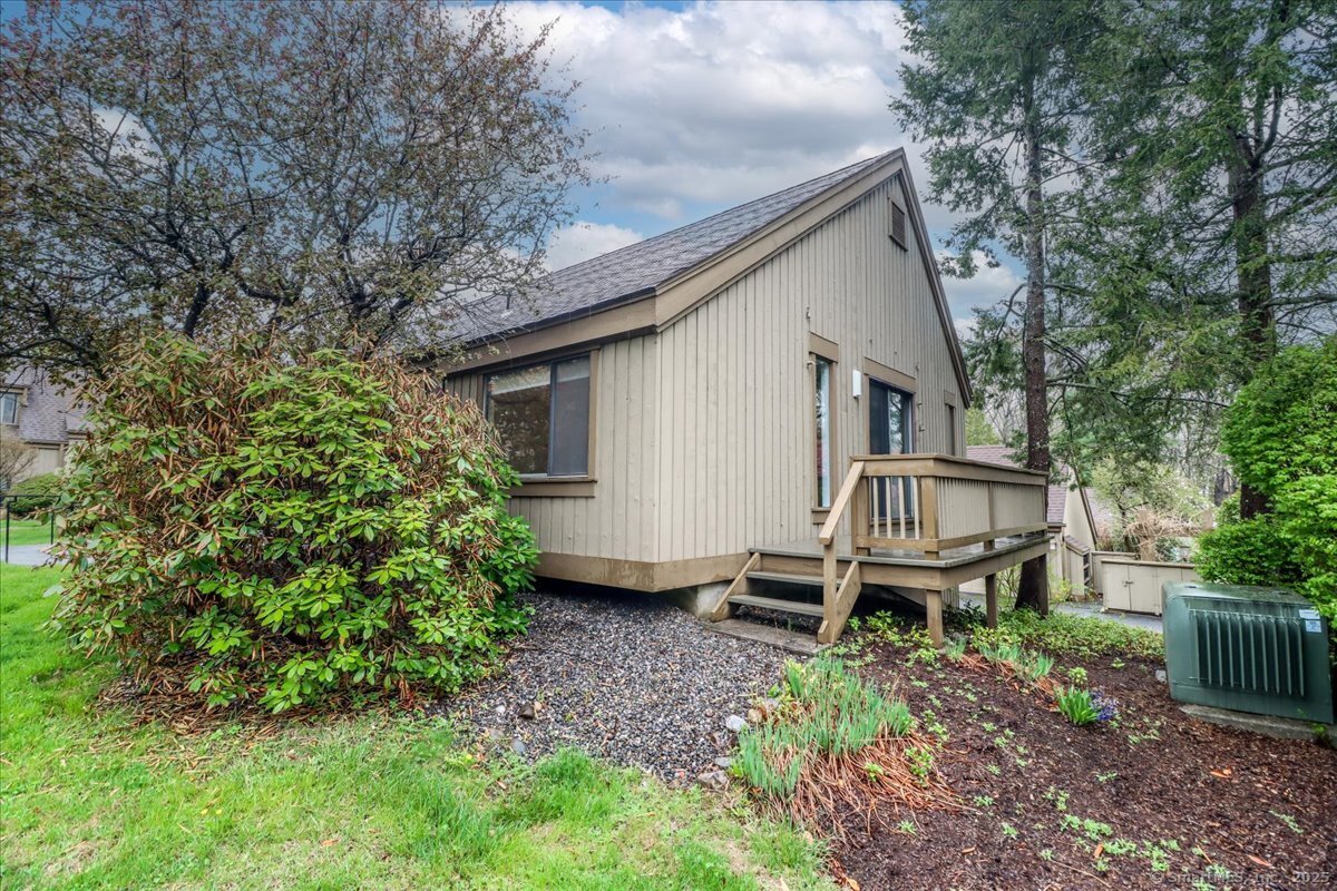 79 Heritage, Southbury, Connecticut 06488