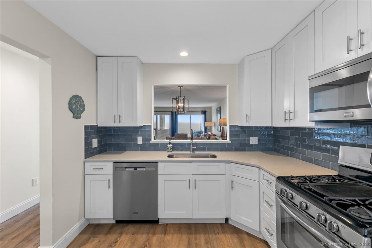 1 Mansfield Grove, East Haven, Connecticut 06512