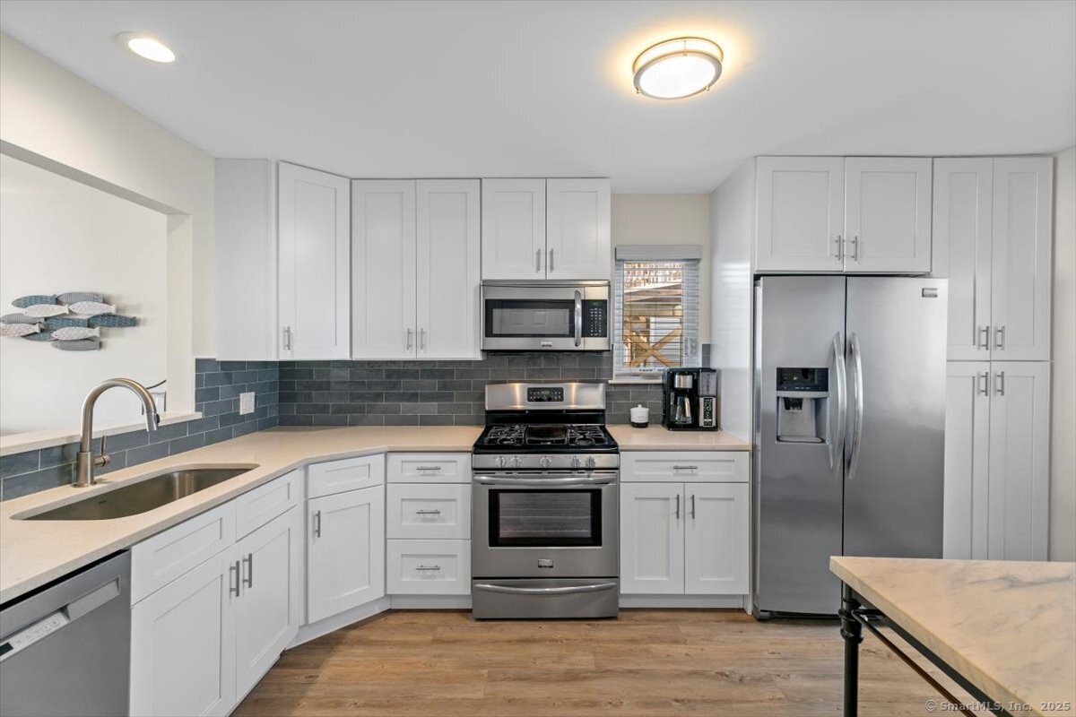 1 Mansfield Grove, East Haven, Connecticut 06512