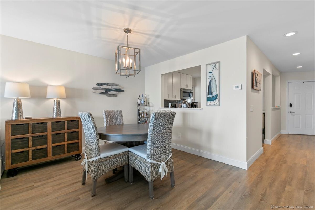 1 Mansfield Grove, East Haven, Connecticut 06512