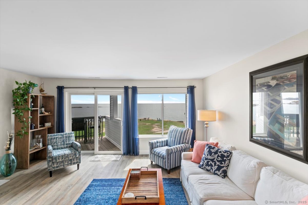 1 Mansfield Grove, East Haven, Connecticut 06512