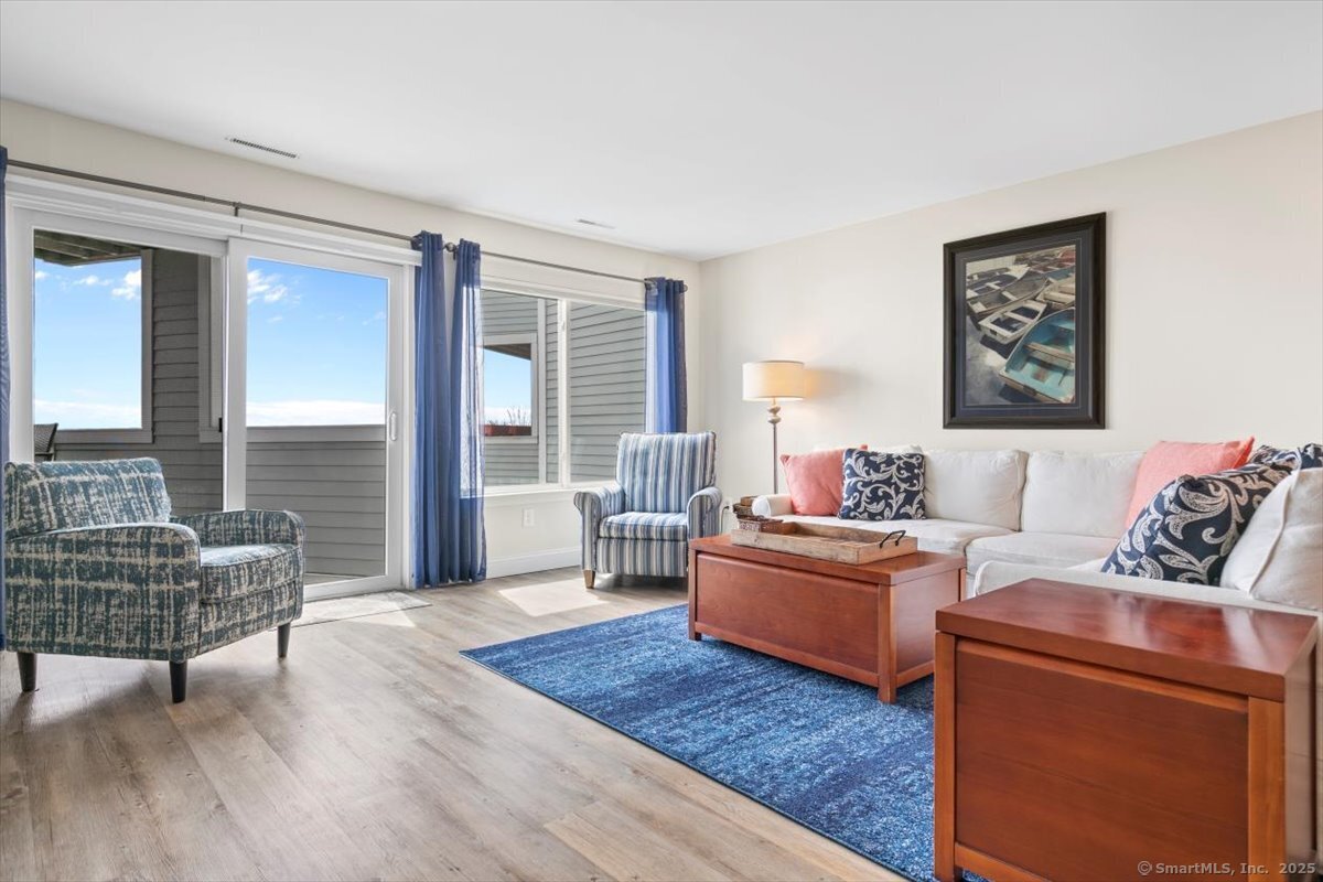 1 Mansfield Grove, East Haven, Connecticut 06512