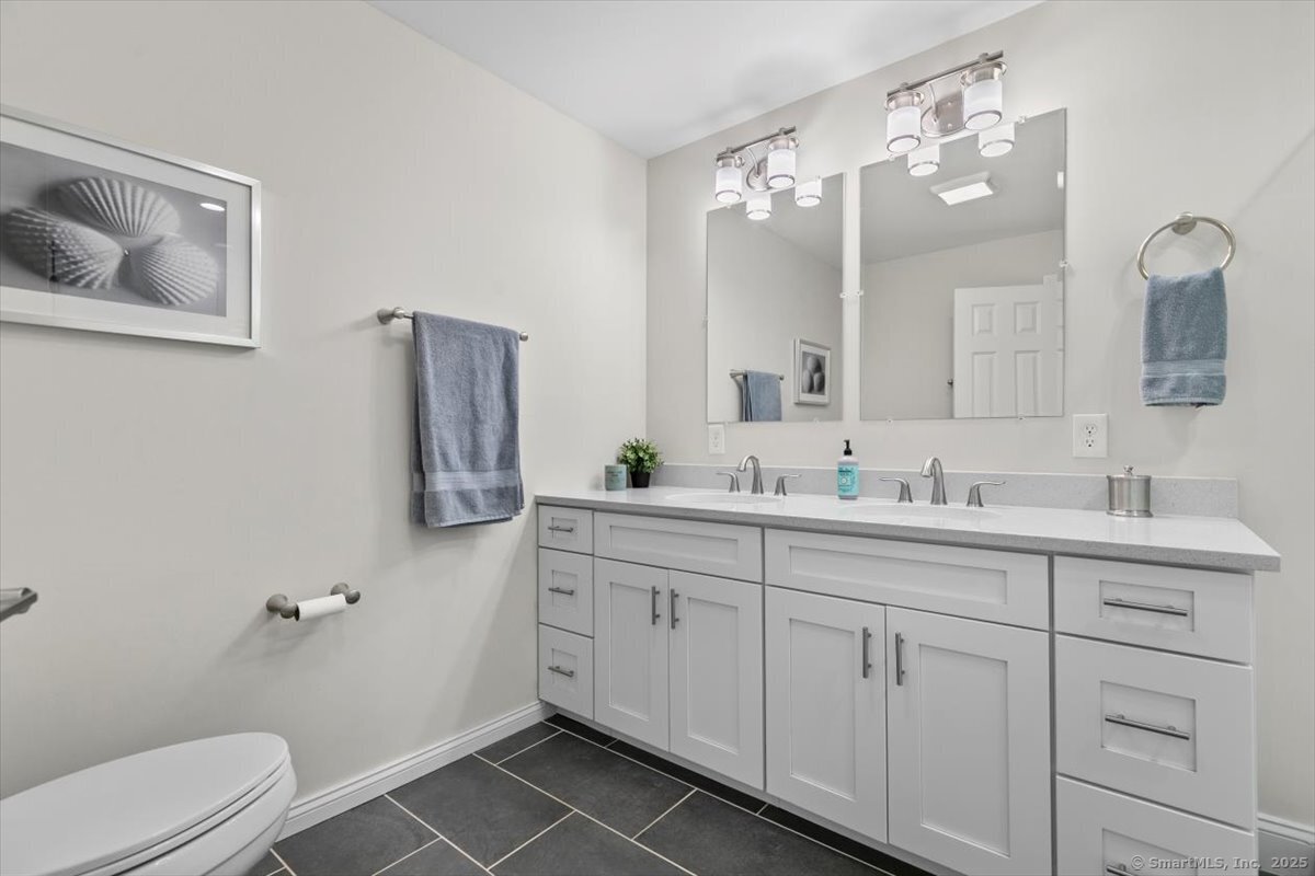 1 Mansfield Grove, East Haven, Connecticut 06512