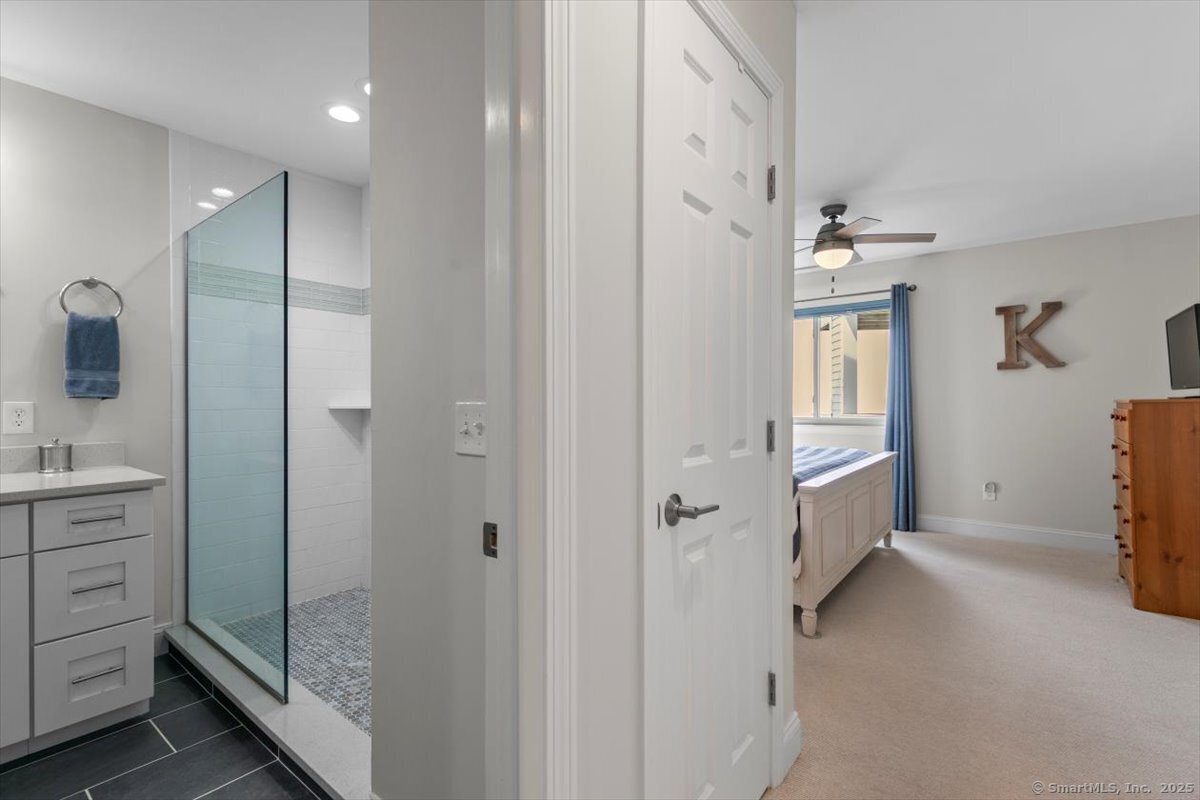1 Mansfield Grove, East Haven, Connecticut 06512
