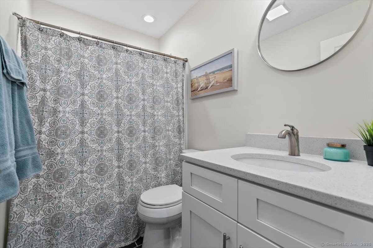1 Mansfield Grove, East Haven, Connecticut 06512