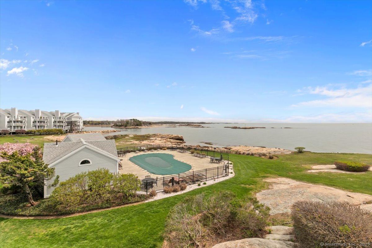 1 Mansfield Grove, East Haven, Connecticut 06512