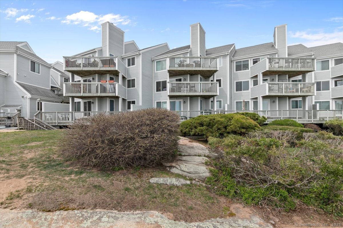 1 Mansfield Grove, East Haven, Connecticut 06512