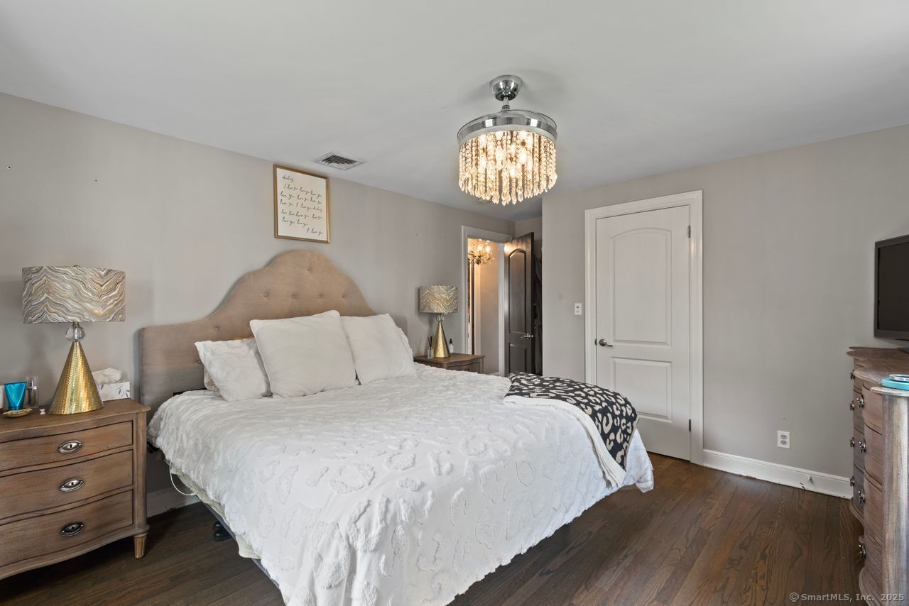 113 Kings, North Haven, Connecticut 06473