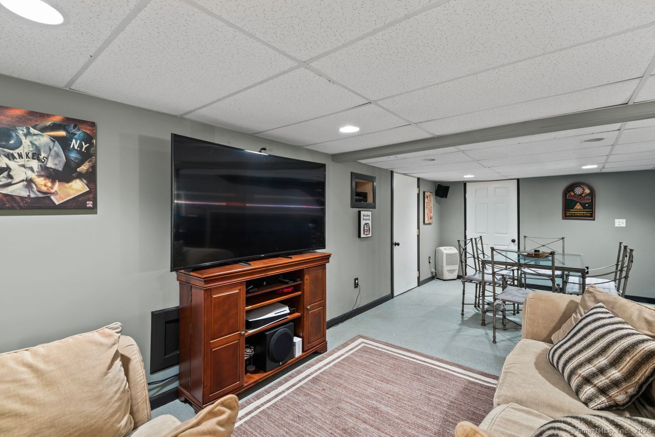 113 Kings, North Haven, Connecticut 06473