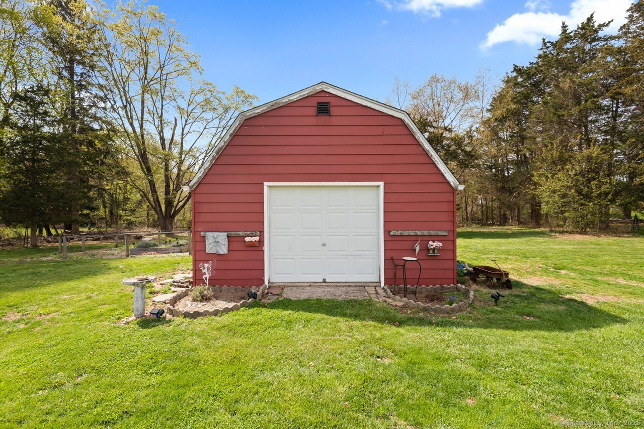 113 Kings, North Haven, Connecticut 06473