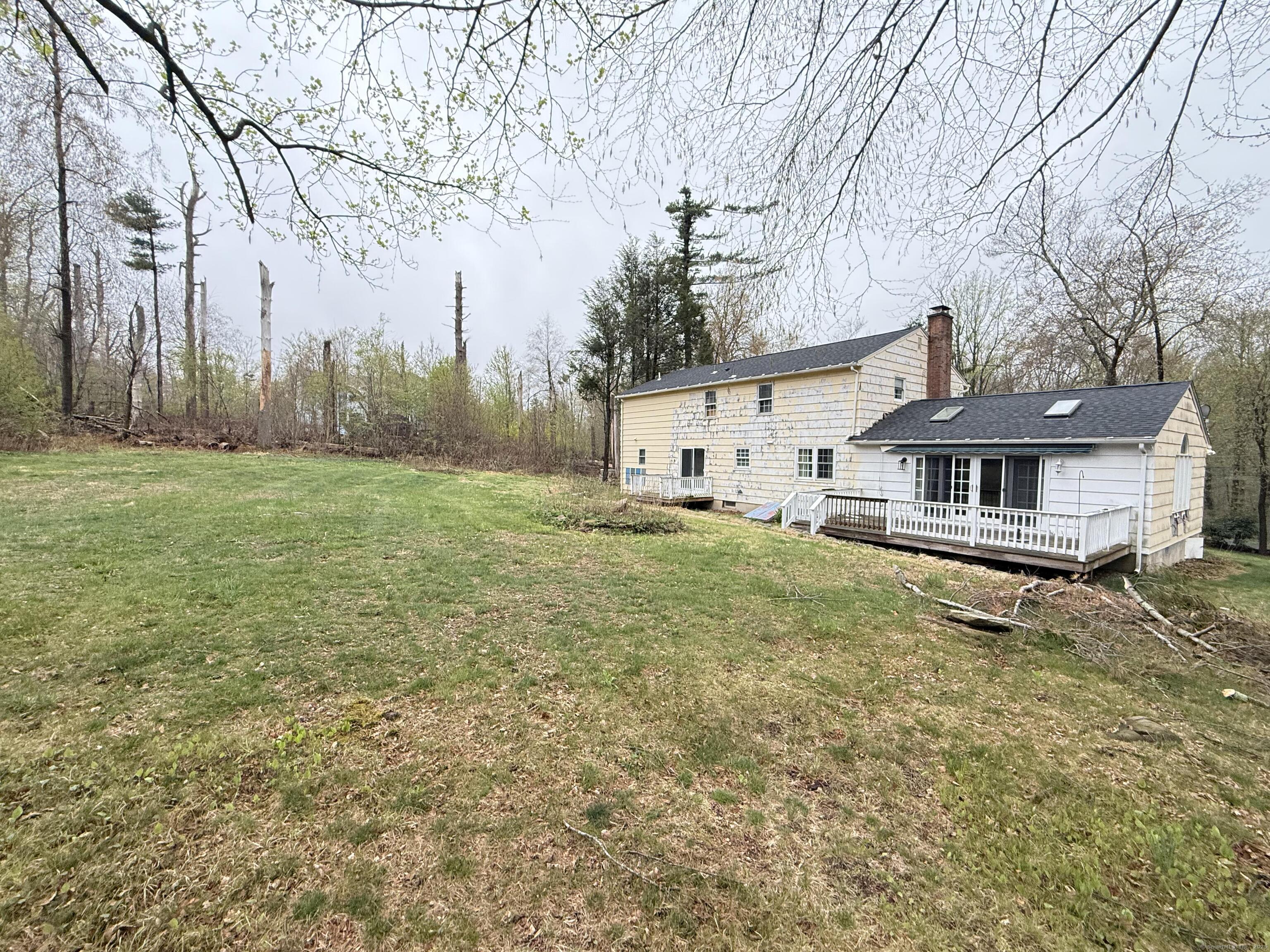 70 Old Fairwood, Bethany, Connecticut 06524