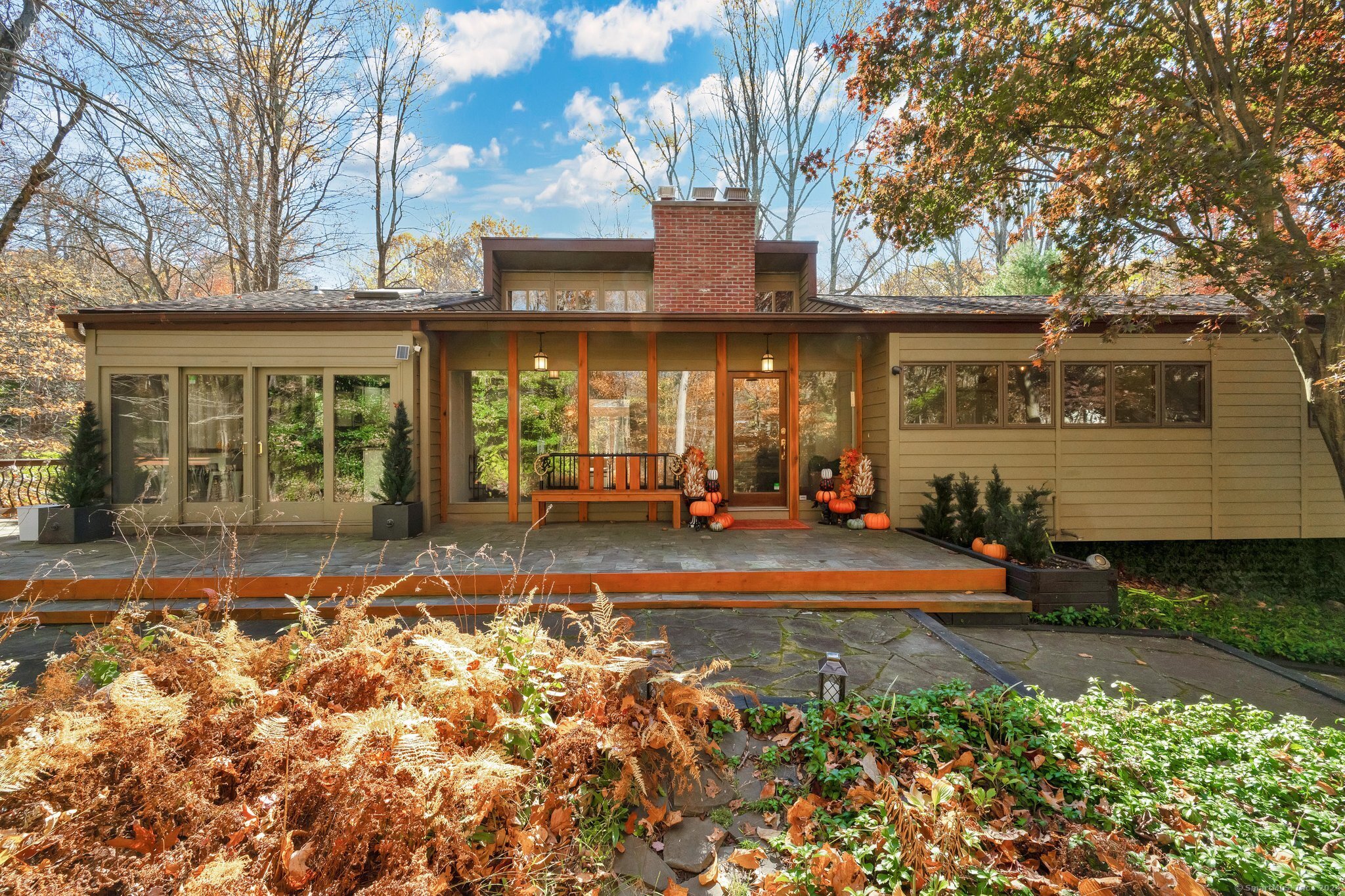 191 Ford, Woodbridge, Connecticut 06525