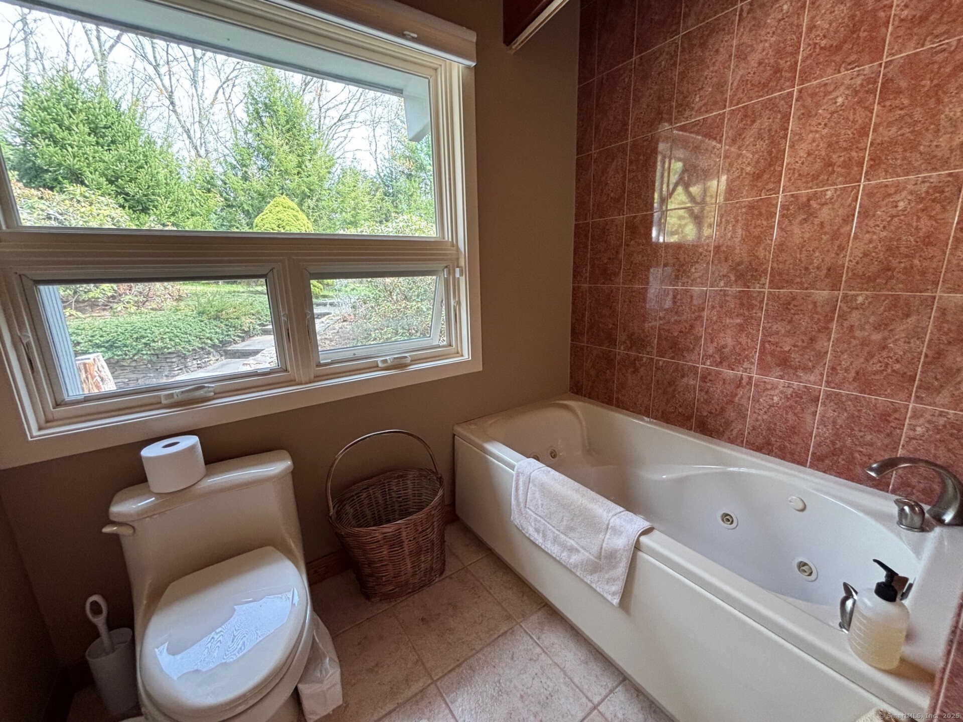 54 Barnhill, Woodbury, Connecticut 06798