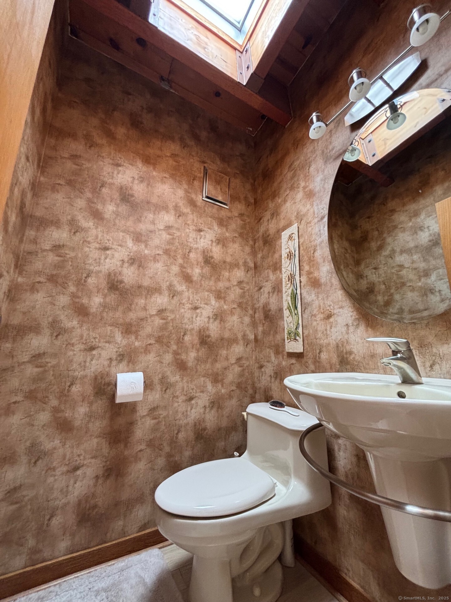 54 Barnhill, Woodbury, Connecticut 06798