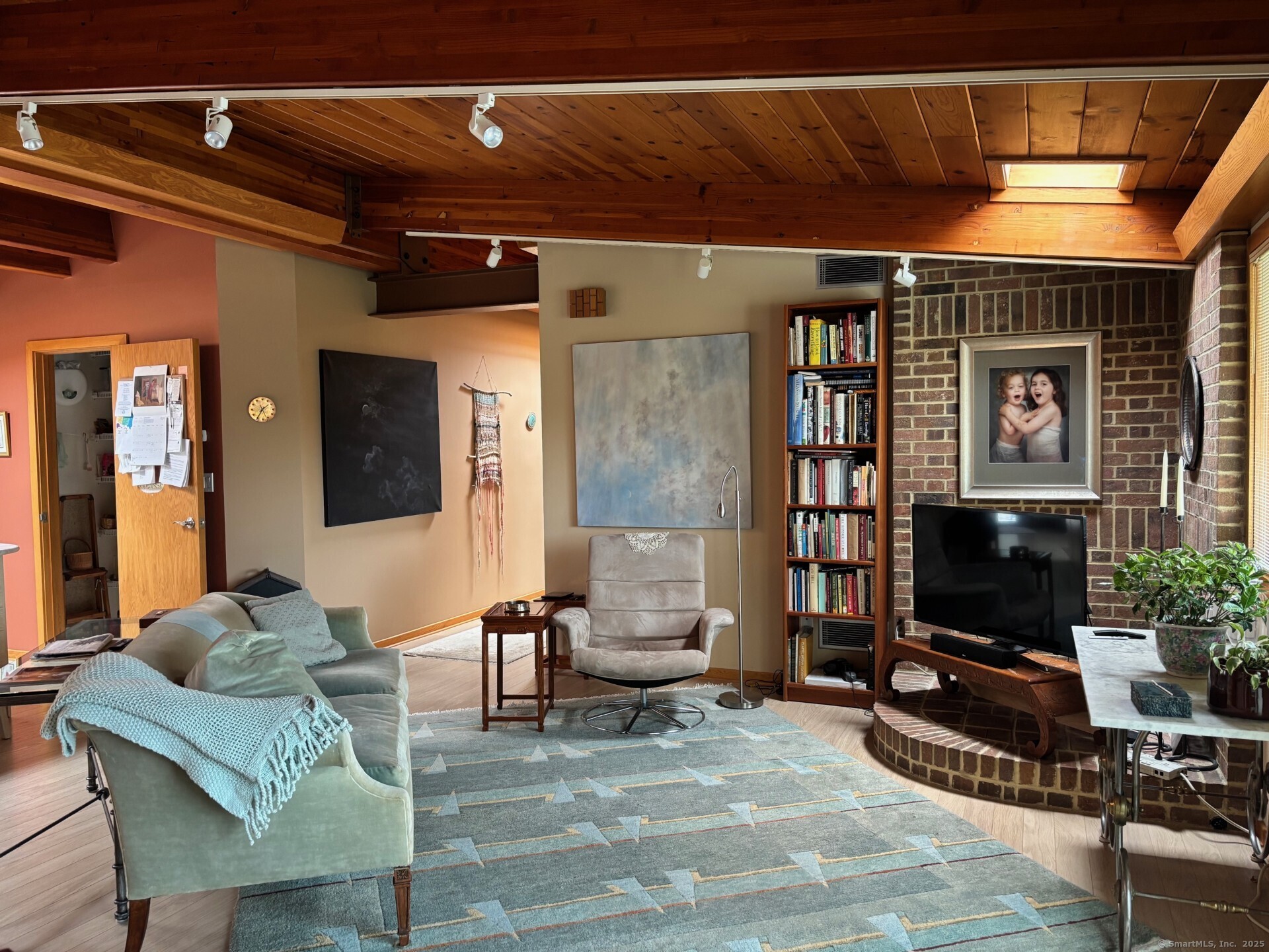 54 Barnhill, Woodbury, Connecticut 06798