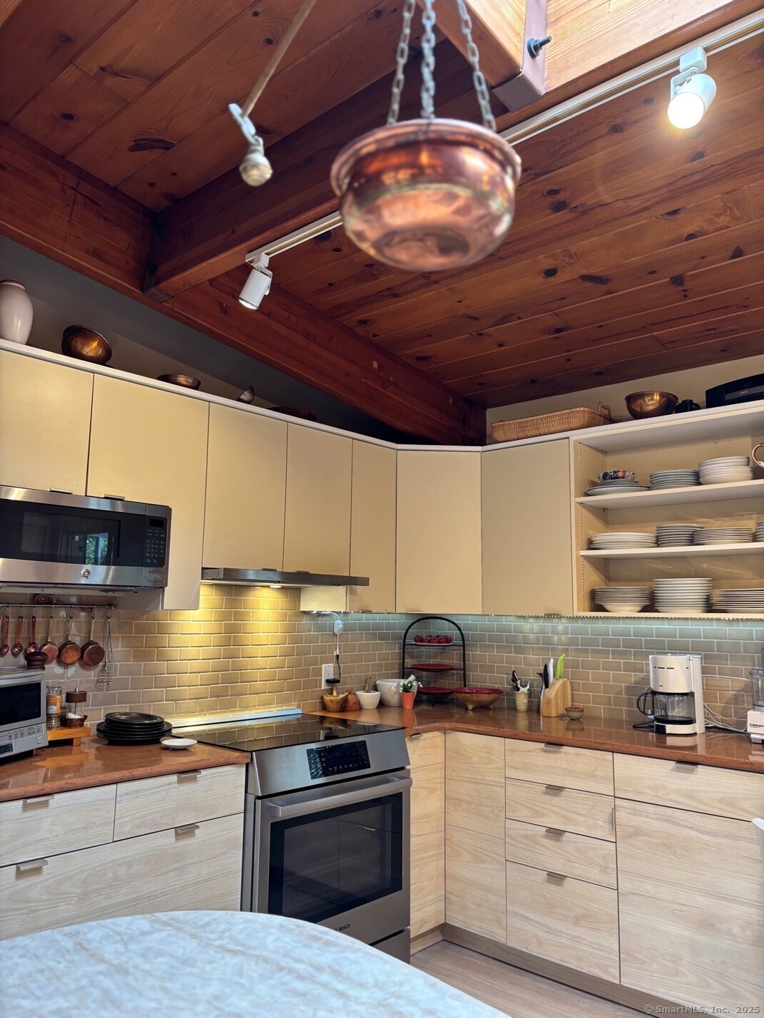 54 Barnhill, Woodbury, Connecticut 06798