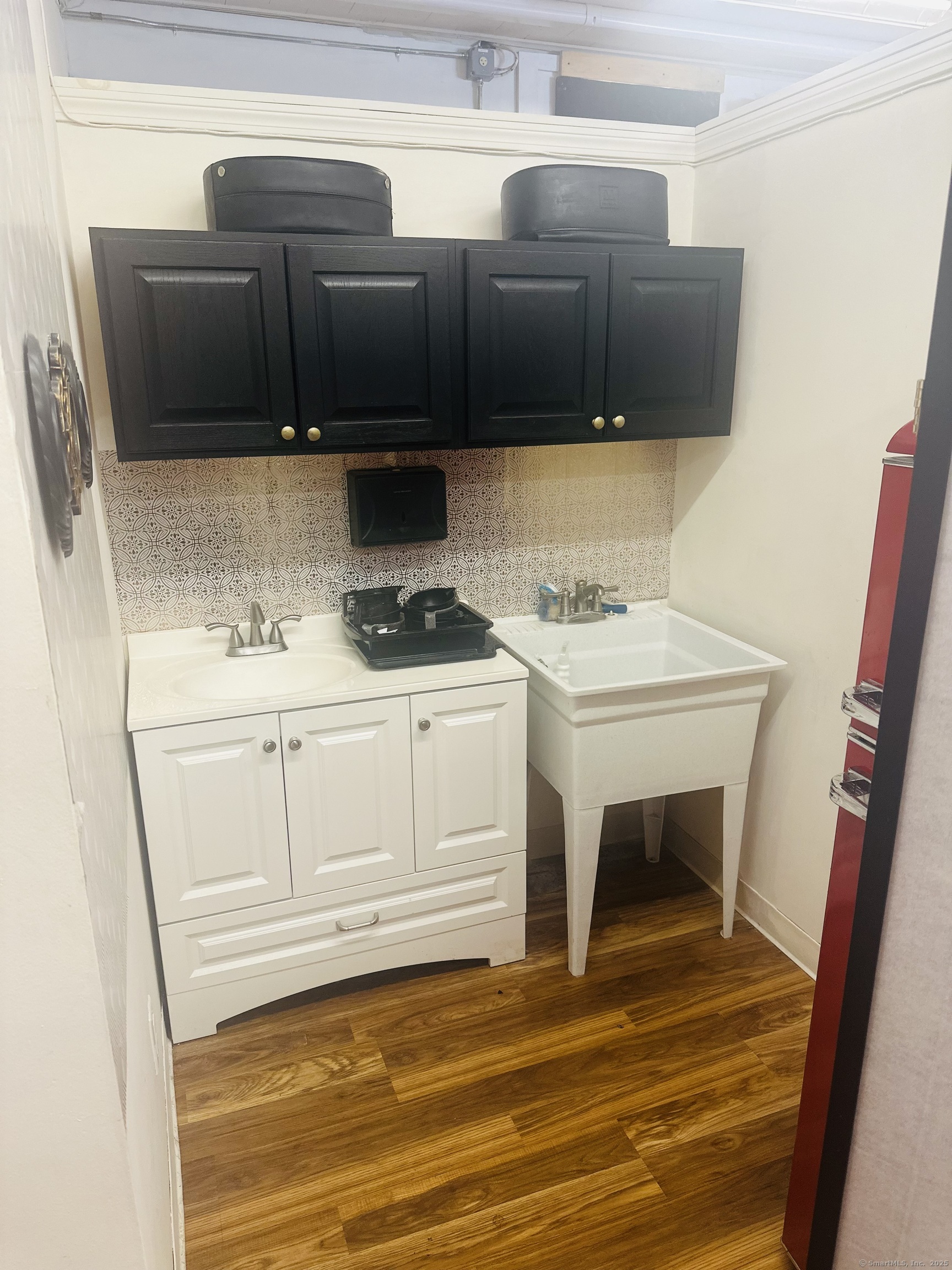 93 Raffia, Enfield, 06082, ,Business For Sale,For Sale,Raffia,24091423