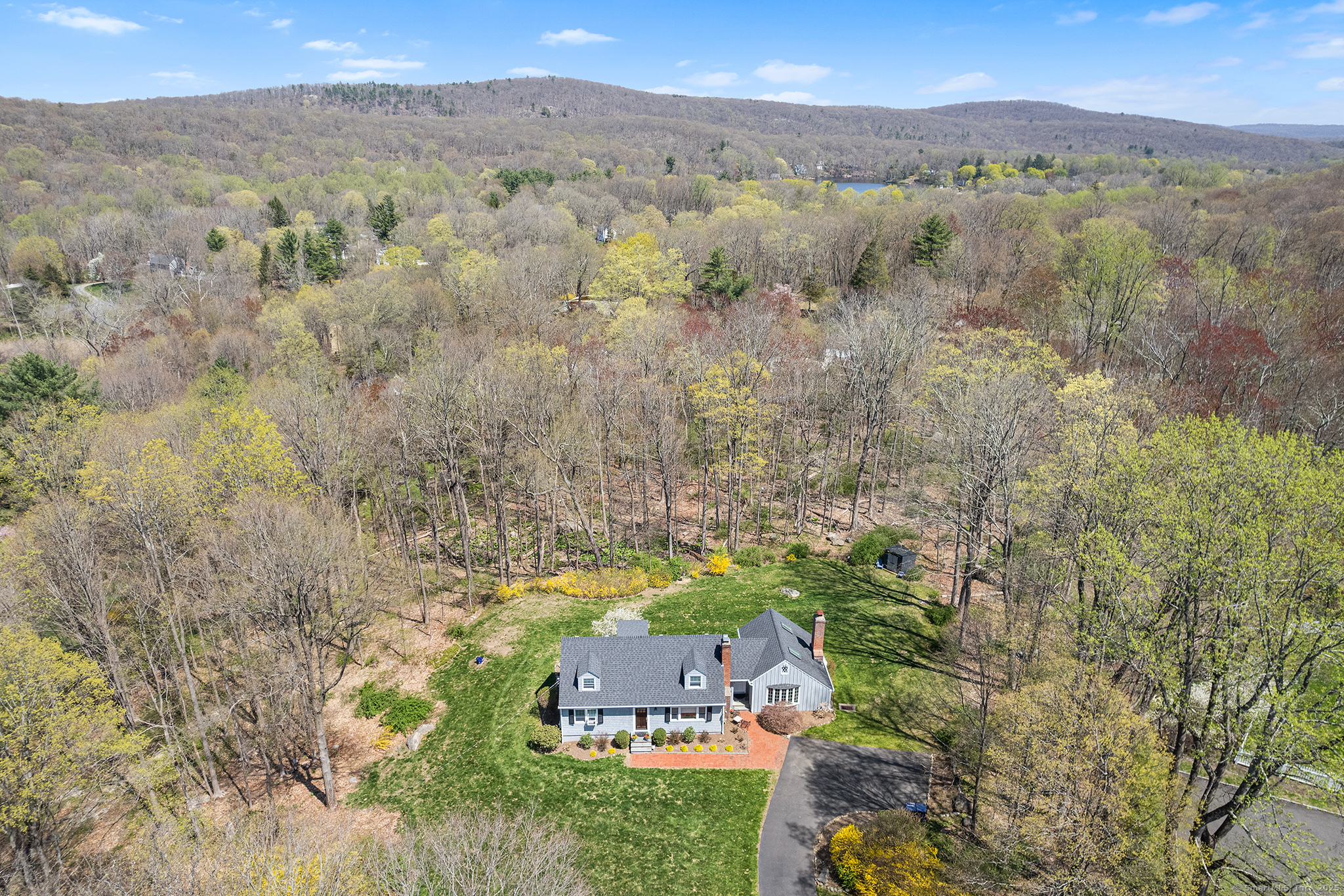 19 Knollwood, Ridgefield, Connecticut 06877