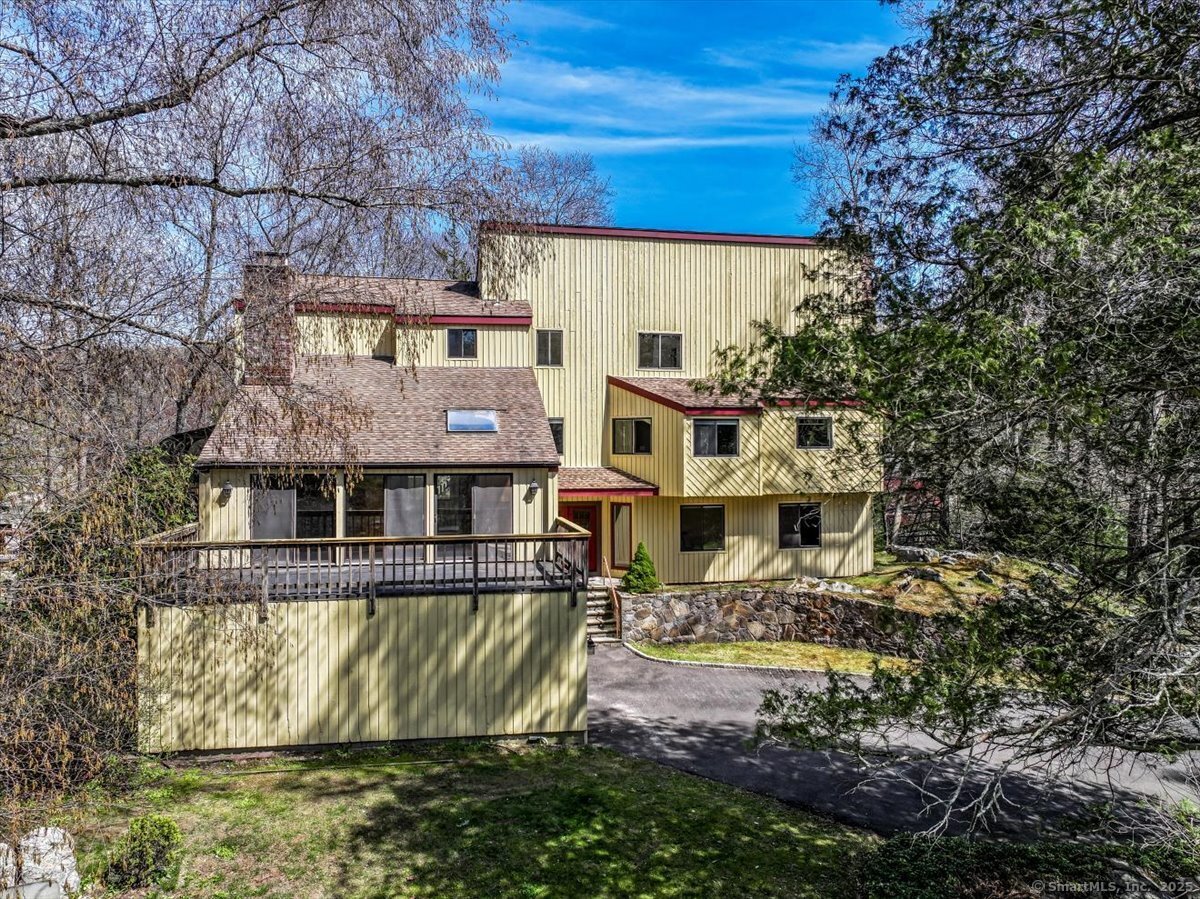 15 Pond View, Stamford, Connecticut 06903