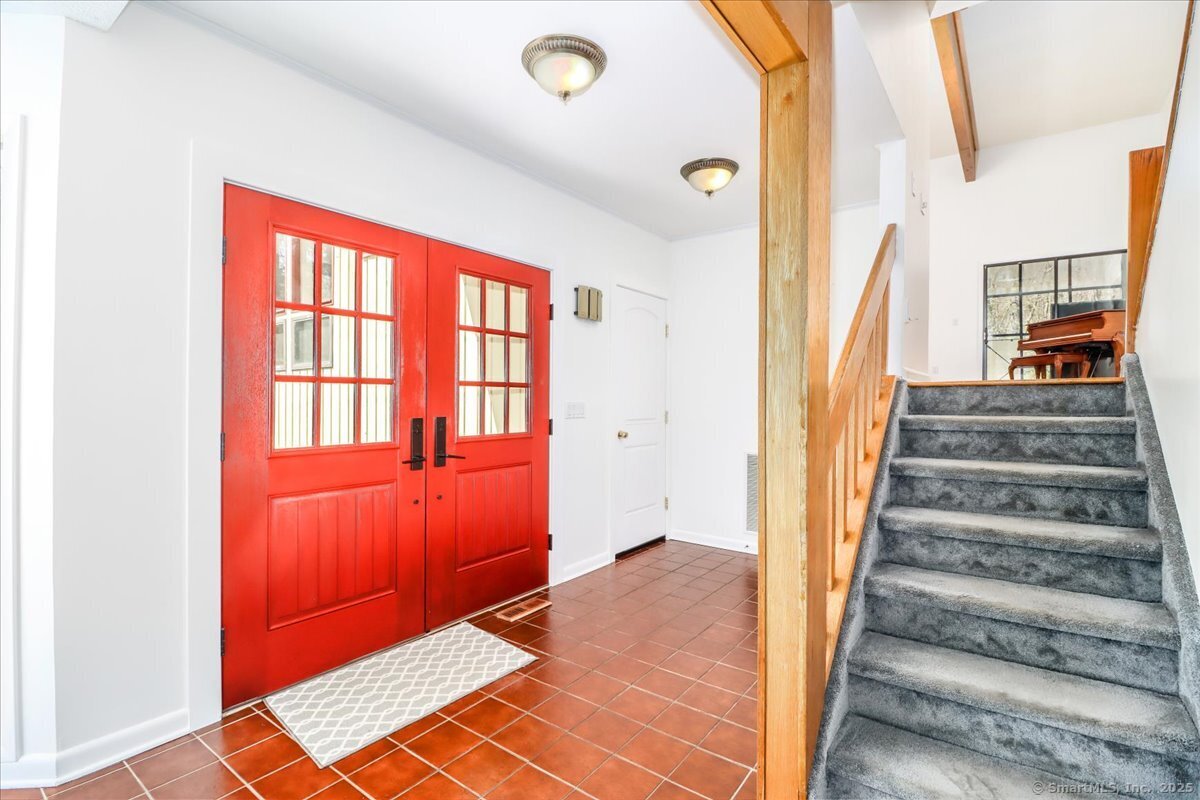 15 Pond View, Stamford, Connecticut 06903