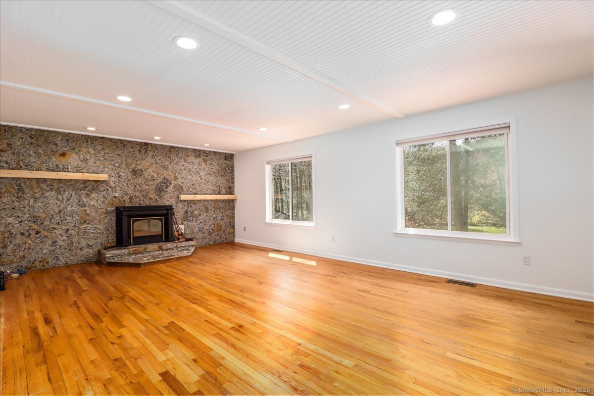 15 Pond View, Stamford, Connecticut 06903